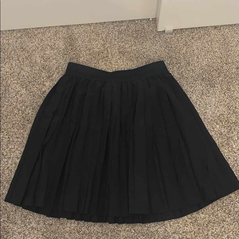 H&M pleated skirt